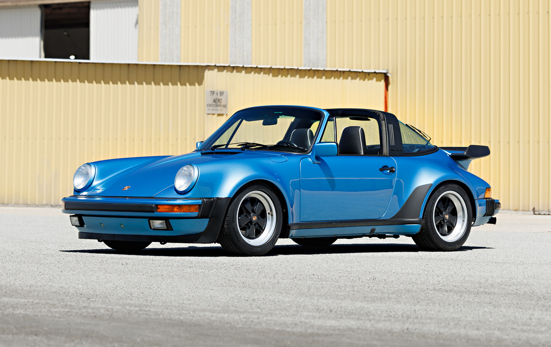 1989 Porsche 911 Carrera 3.2 Turbo-Look Targa | Gooding & Company